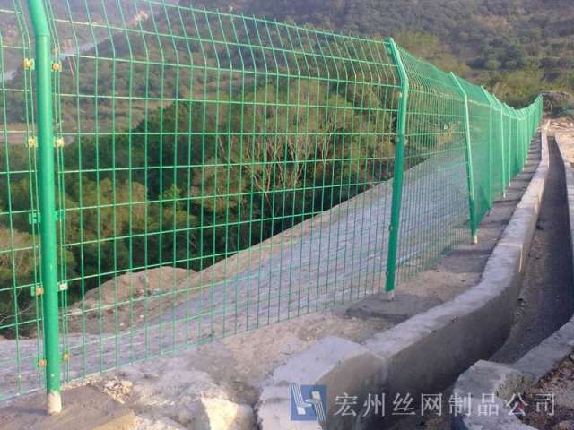 公路護欄網(wǎng)--010